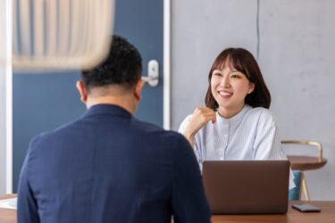 【彼の気持ち占い】会社の後輩と付き合っていますが、私に興味を持たなくなってしまっているようです<br><br>占い鑑定　ジョージ